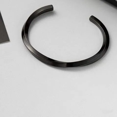 Retro Mobius Loop Bracelet for Men Black Alloy Open Bangle Fashion Vintage Jewelry