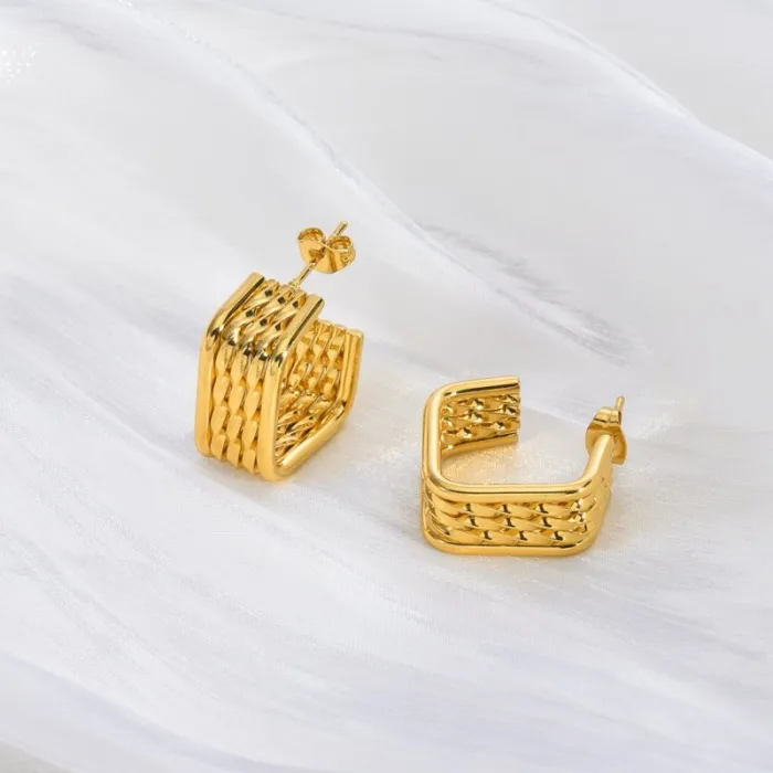 Stainless Steel Gold Earrings for Women Elegant Minimalist Design Chic Small Studs