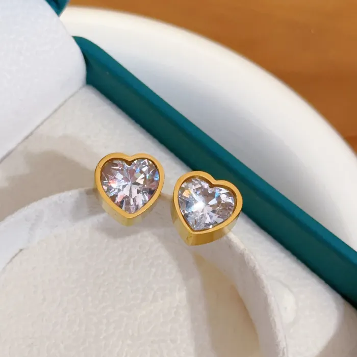 Gold Heart Zircon Necklace for Women – Titanium Steel Chunky Chain, Stylish Non-Fading Jewelry