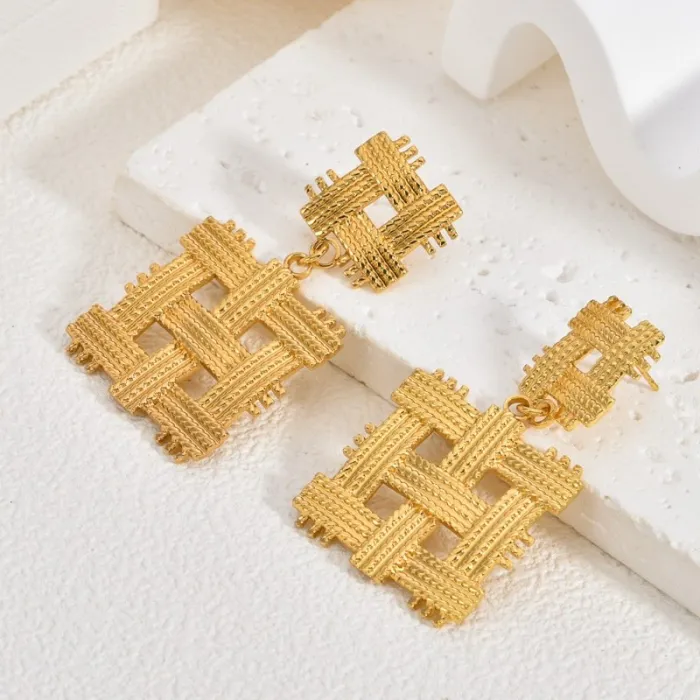 Vintage Coral 18K Gold Plated Stainless Steel Stud Earrings for Women Small Elegant Retro Jewelry