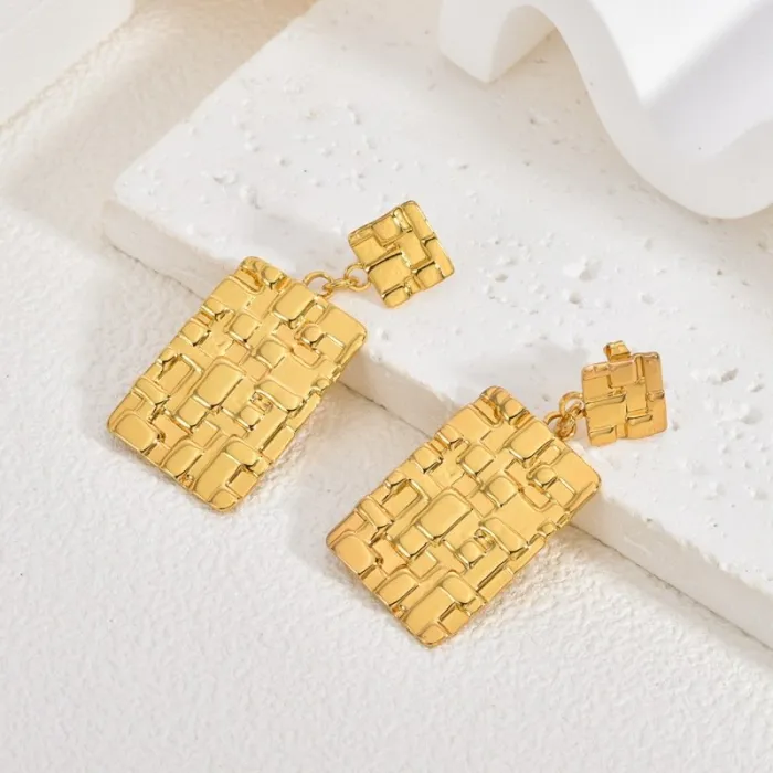 Vintage Coral 18K Gold Plated Stainless Steel Stud Earrings for Women Small Elegant Retro Jewelry