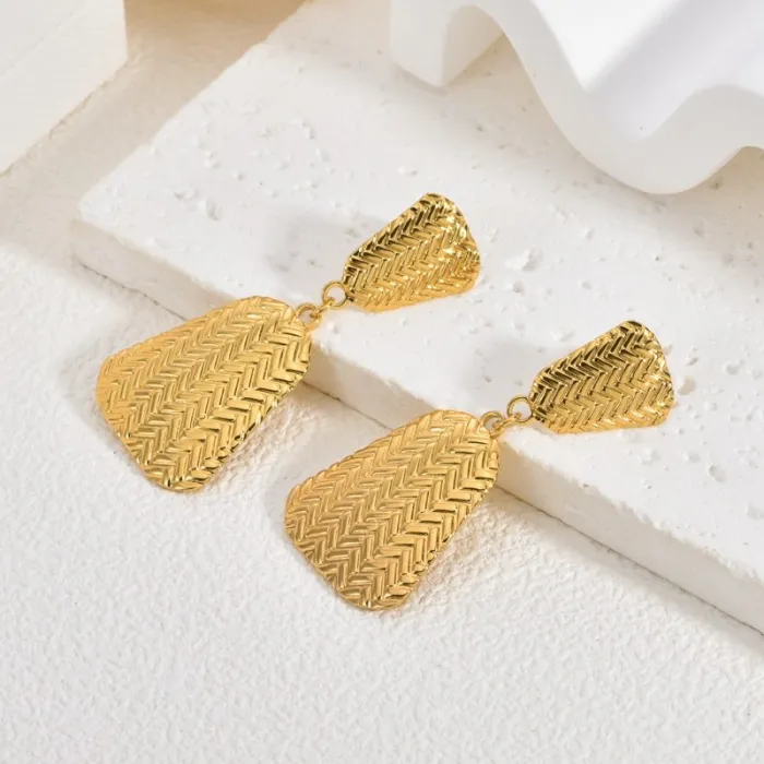 Vintage Coral 18K Gold Plated Stainless Steel Stud Earrings for Women Small Elegant Retro Jewelry