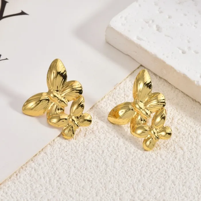 Elegant Stainless Steel Flower Stud Earrings for Women French Style Minimalist Chic Jewelry