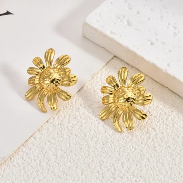 Elegant Stainless Steel Flower Stud Earrings for Women French Style Minimalist Chic Jewelry