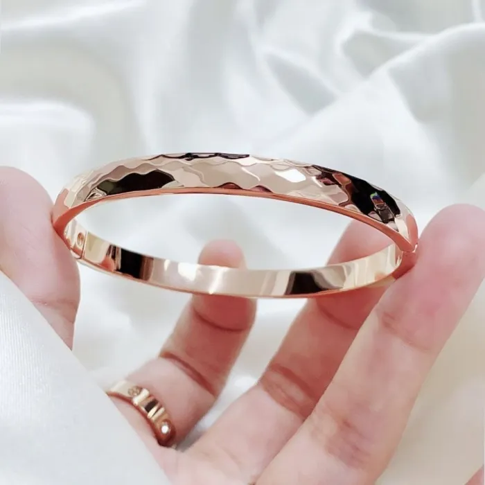 Wholesale Luxury Zircon Bangle for Women | Factory Price Stainless Steel Minimalist Jewelry Supplier