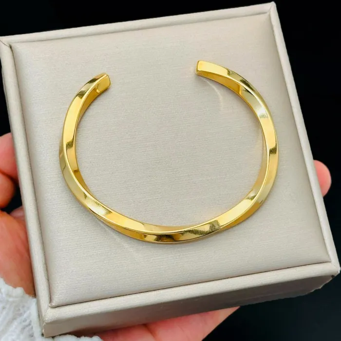 Wholesale Designer Zircon Bangle | Factory Price Stainless Steel Minimalist Jewelry for Boutiques