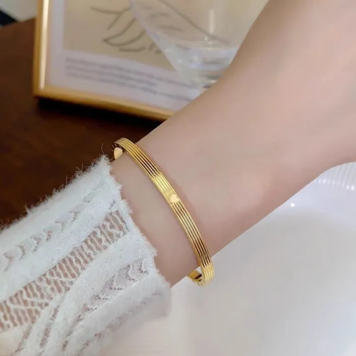 Wholesale Designer Zircon Bangle | Factory Price Stainless Steel Minimalist Jewelry for Boutiques