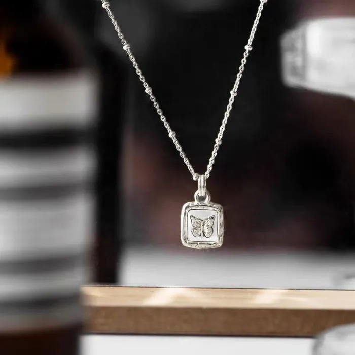 Wholesale 18K Stainless Steel Butterfly Necklace | Bulk Supplier & Factory Price Square Mother-of-Pearl Choker for Women