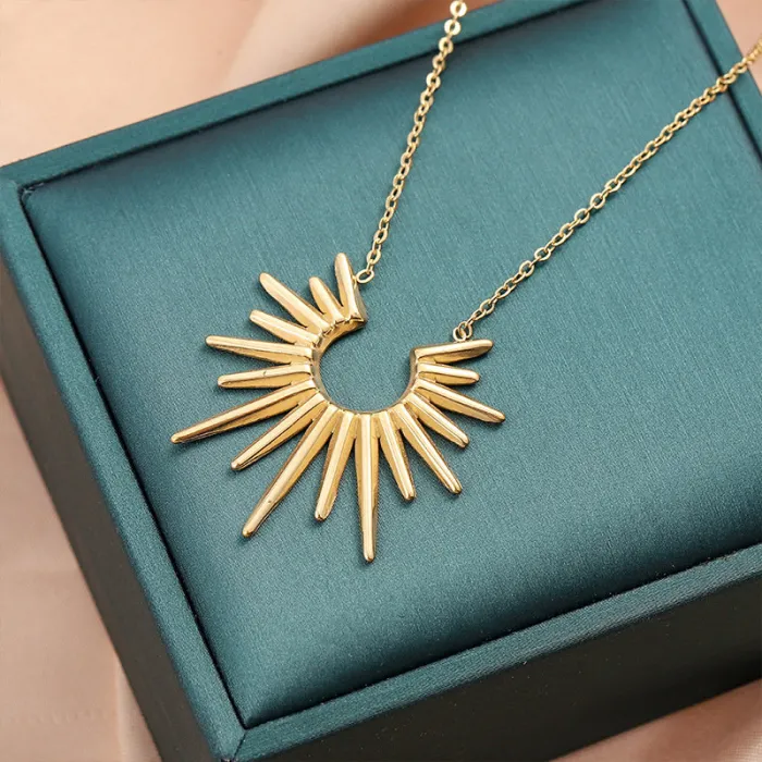 Wholesale Artistic Heart Stainless Steel Necklace | Factory Price Minimalist Jewelry for Women