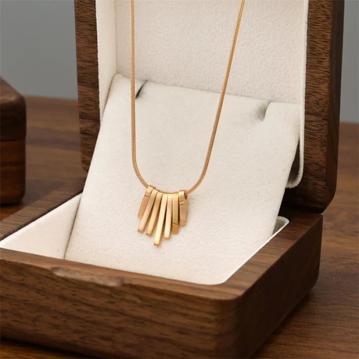 Wholesale Elegant Heart Stainless Steel Necklace | Factory Price Bulk Jewelry for Women