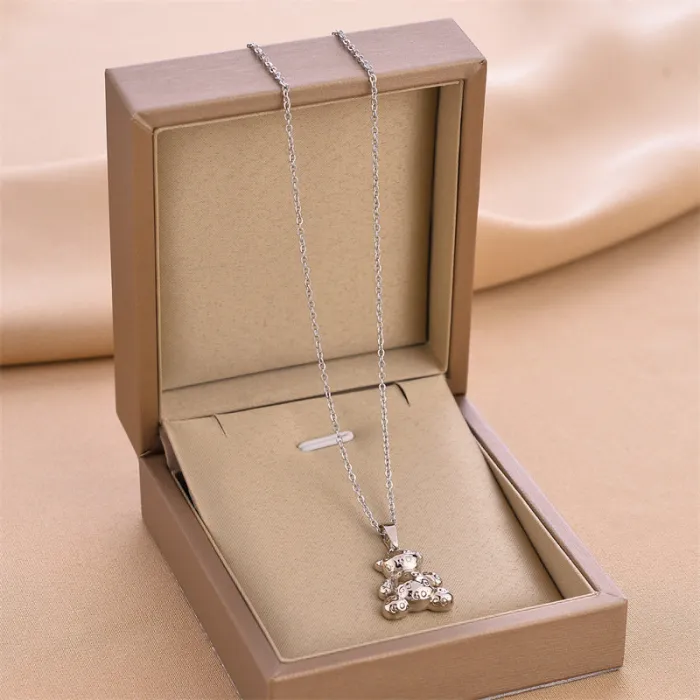 Wholesale Designer Heart Necklace | Factory Price Stainless Steel Minimalist Jewelry Supplier