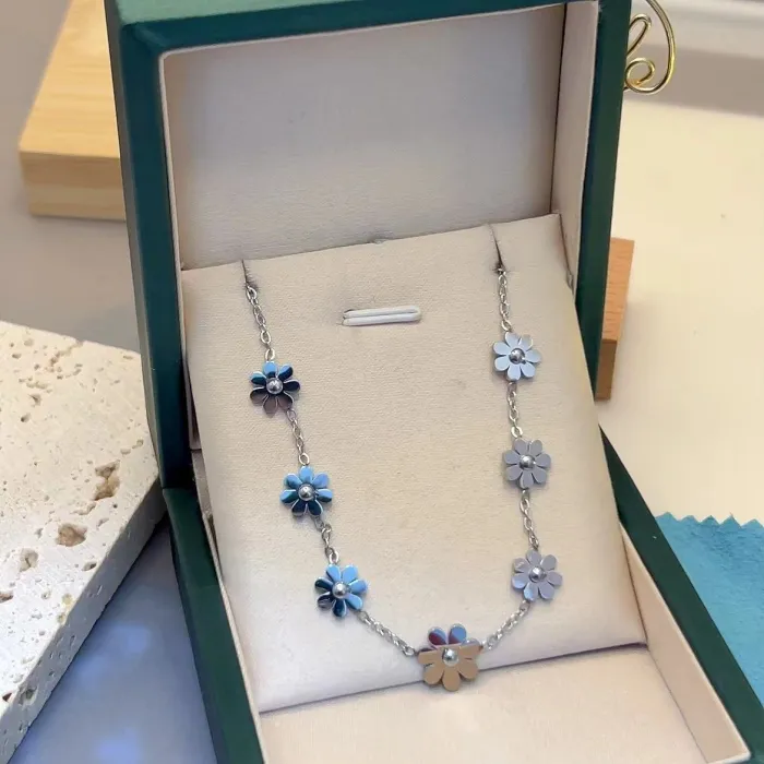 Wholesale Luxury Heart Pendant Necklace | Bulk Supplier & Factory Price Everyday Stainless Steel Jewelry