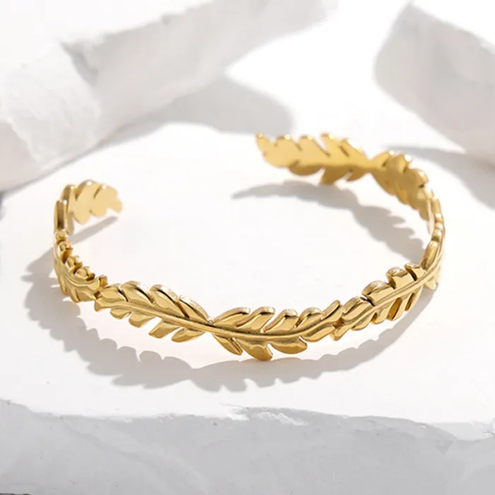 Wholesale Luxury Stainless Steel Bangle | Factory Price Adjustable Non-Tarnish Titanium Bracelet for Elegant Women