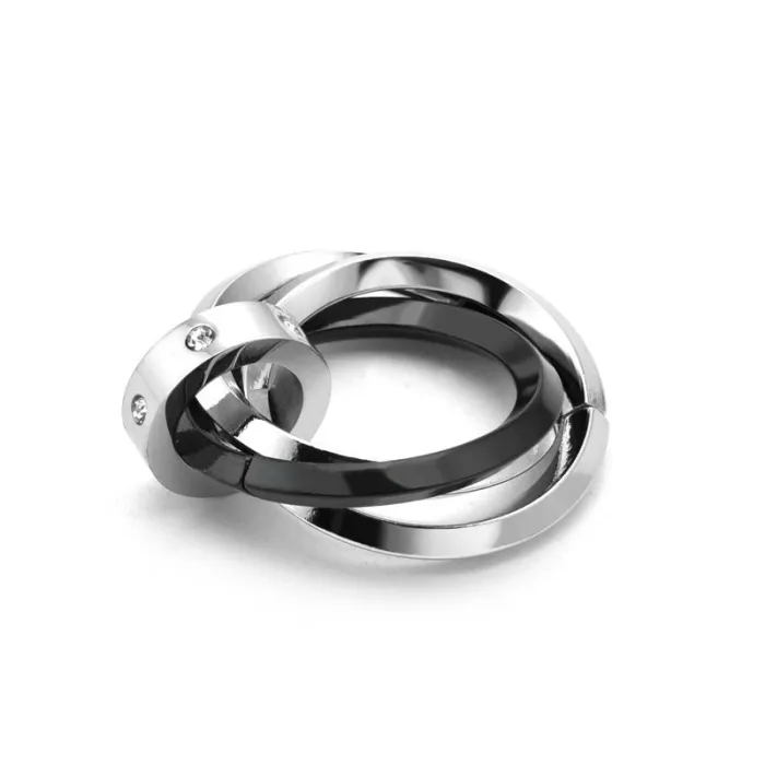 Wholesale Titanium Steel Three-Ring Pendant Necklace | Trendy Men's Interlocking Design Factory Price