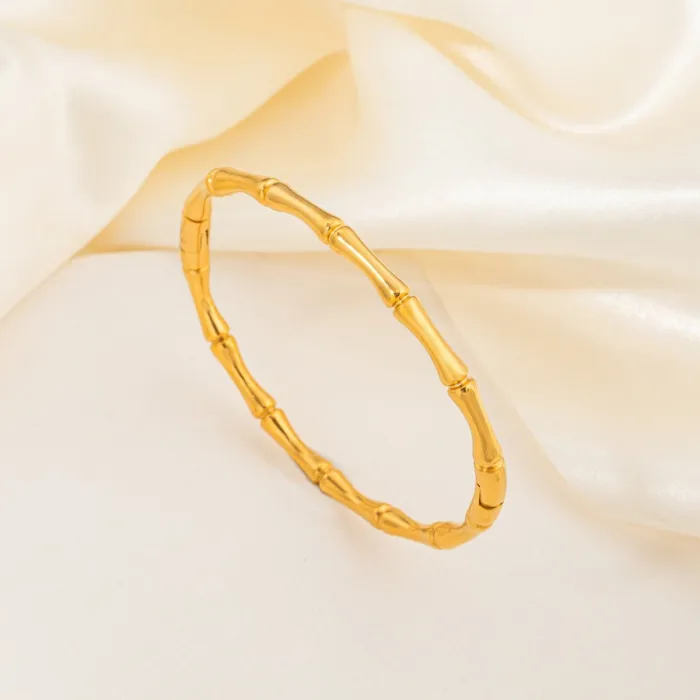 18K Gold Four-Leaf Clover Titanium Steel Bracelet | Lucky Charm Crystal Bangle for Women