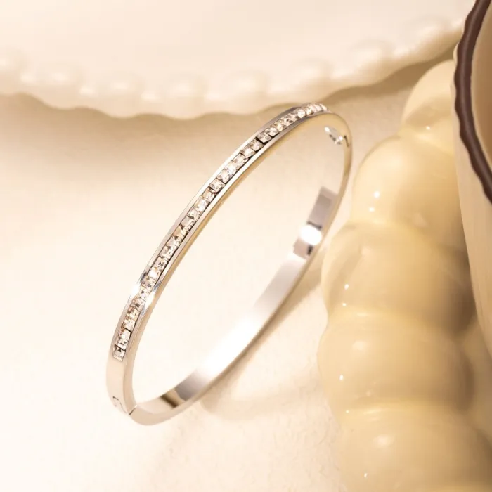 18K Gold Four-Leaf Clover Titanium Steel Bracelet | Lucky Charm Crystal Bangle for Women