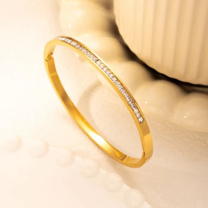 18K Gold Four-Leaf Clover Titanium Steel Bracelet | Lucky Charm Crystal Bangle for Women