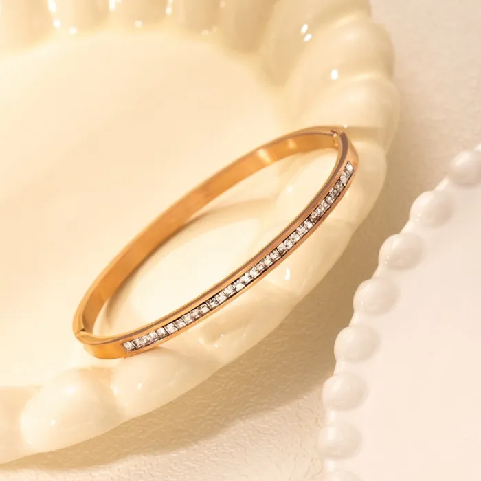 18K Gold Four-Leaf Clover Titanium Steel Bracelet | Lucky Charm Crystal Bangle for Women