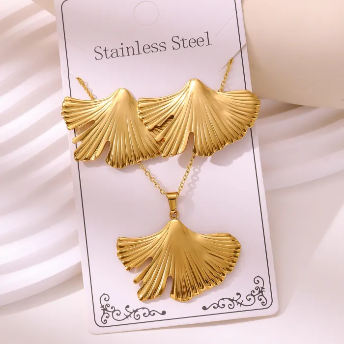 Vintage Gold Plated Stainless Steel Jewelry Set Wholesale | Oil-Pressed Earrings & Pendant Necklace
