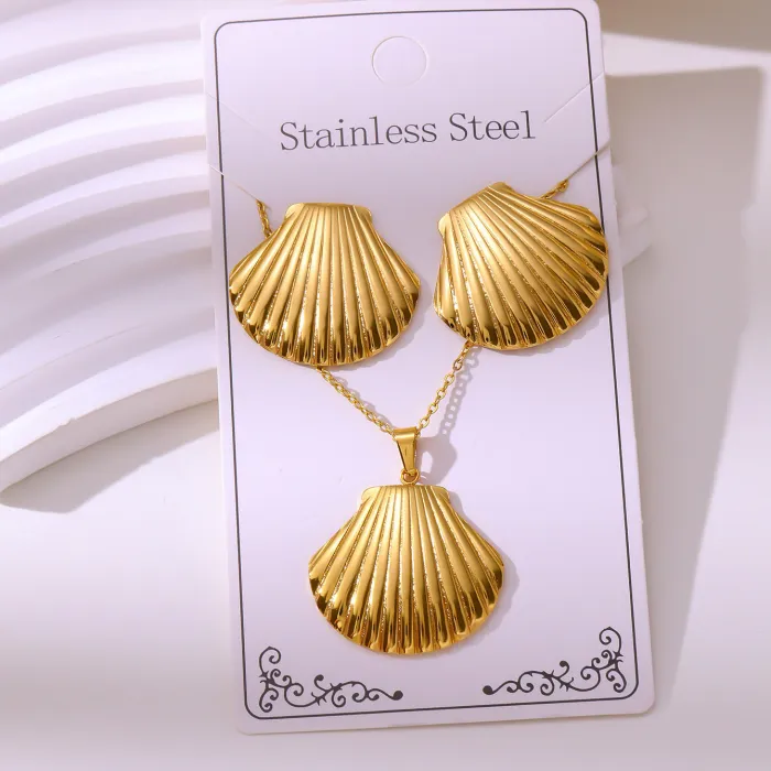 Vintage Gold Plated Stainless Steel Jewelry Set Wholesale | Oil-Pressed Earrings & Pendant Necklace