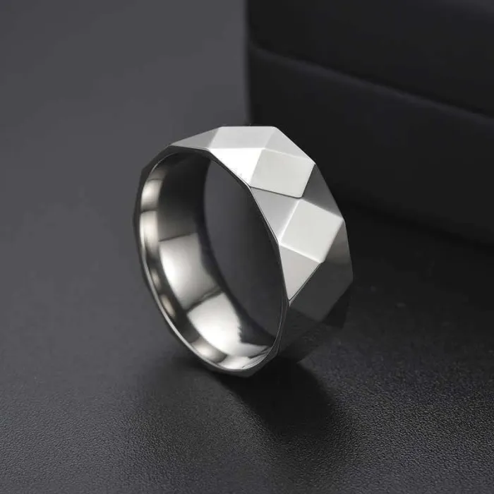 Unisex Punk Geometric Ring – 8MM Stainless Steel Diamond Pattern, Minimalist Design, Wholesale