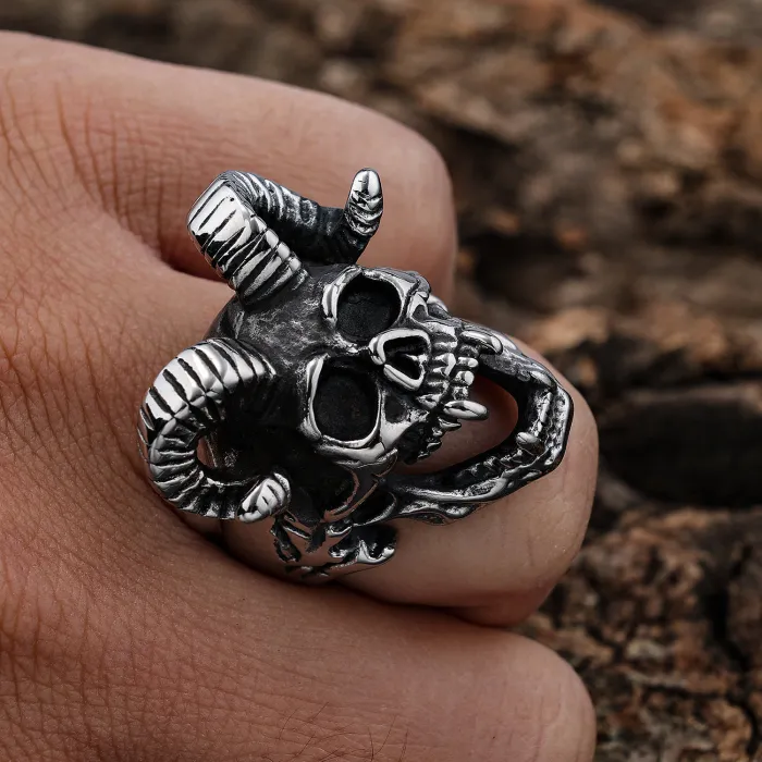 Men's Ram Skull Ring – Bold Gothic Design, Rust-Free Titanium Steel, Punk Style, Wholesale