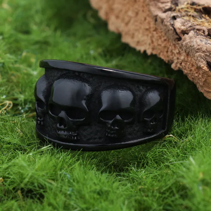 Punk Skull Ring in Titanium Steel – Full Band Design, Unisex Fashion Jewelry for Wholesale