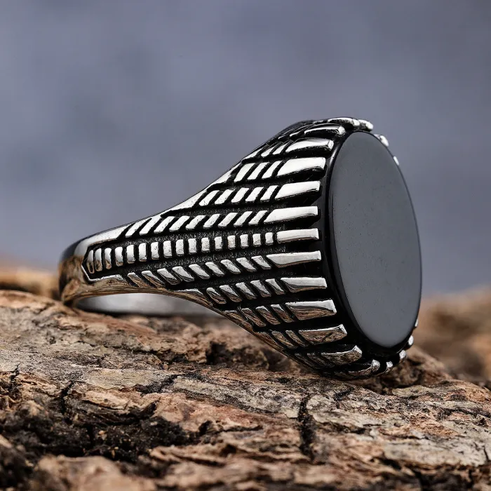 Bold Vintage Gemstone Ring – Rust-Free Titanium Steel, High-End Retro Fashion Jewelry for Men, Wholesale
