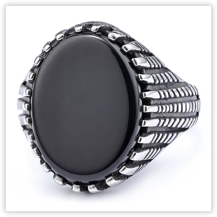 Bold Vintage Gemstone Ring – Rust-Free Titanium Steel, High-End Retro Fashion Jewelry for Men, Wholesale
