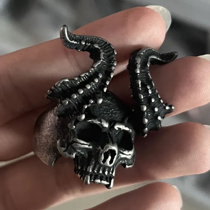 Men’s Punk Goat Skull Ring – Polished Titanium Steel Gothic Jewelry, Bold Statement Ring for Wholesale