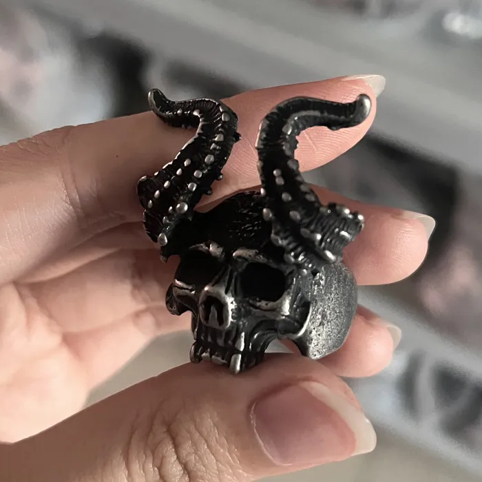 Men’s Punk Goat Skull Ring – Polished Titanium Steel Gothic Jewelry, Bold Statement Ring for Wholesale