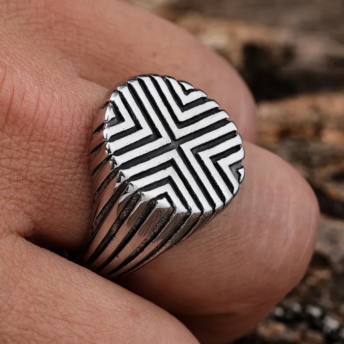 Men’s Geometric Line Ring – Minimalist Round Titanium Steel Design, In-Stock Fashion Jewelry for Wholesale