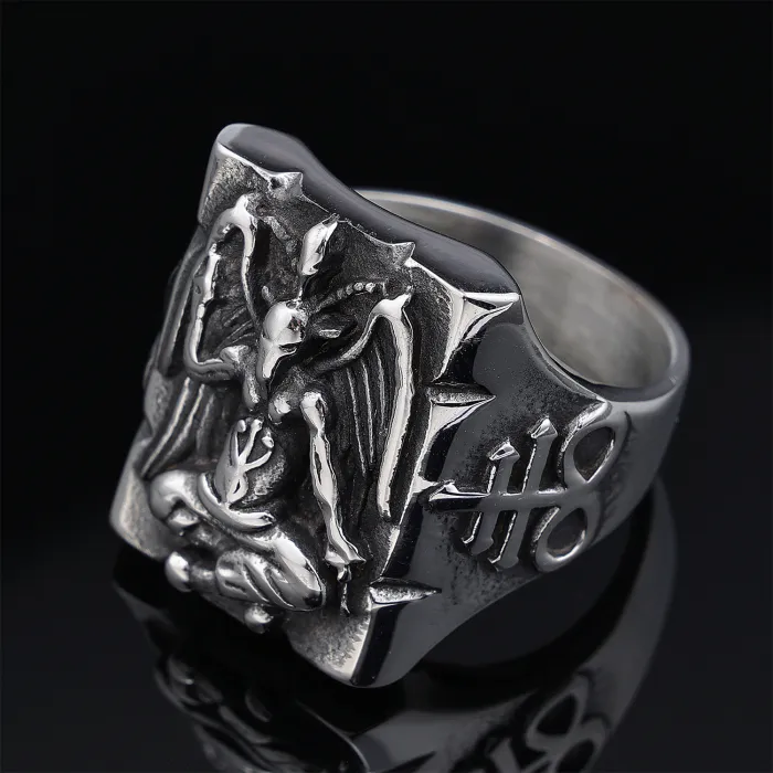 Hip-Hop Skull Ring – Vintage Stainless Steel Fade-Resistant Gothic Streetwear Jewelry for Men, Wholesale
