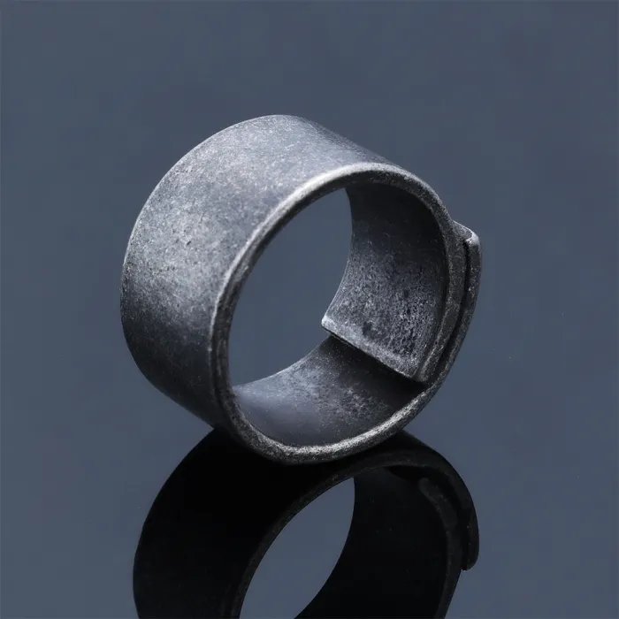Unisex Vintage Minimalist Ring – Oxidized Stainless Steel Gender-Neutral Band, Retro Daily Jewelry Wholesale (In Stock)