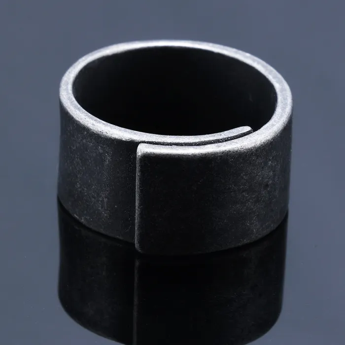 Unisex Vintage Minimalist Ring – Oxidized Stainless Steel Gender-Neutral Band, Retro Daily Jewelry Wholesale (In Stock)