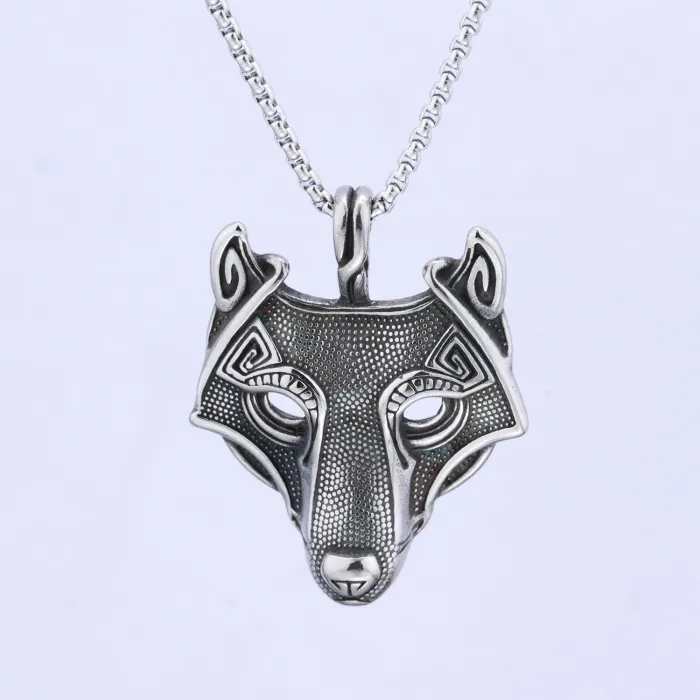 Punk Style Stainless Steel Necklace – Vintage Ice Wolf Head Pendant for Men