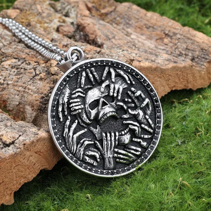 Punk Style Stainless Steel Necklace – Vintage Ice Wolf Head Pendant for Men