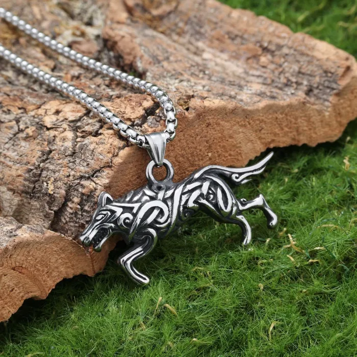 Viking Celtic Wolf Pendant Necklace – Titanium Steel Hip-Hop Style Men's Jewelry, INS Trend