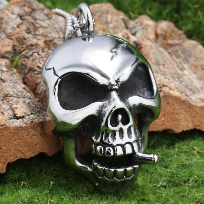 Hot-Selling Retro Smoking Skull Pendant – Polished Stainless Steel Gothic Style, Bold Statement Jewelry for Men