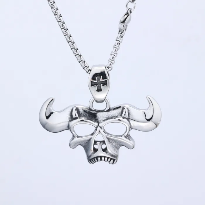Vintage Bull Skull Pendant Necklace – Punk Rock Biker Style Stainless Steel Jewelry for Men