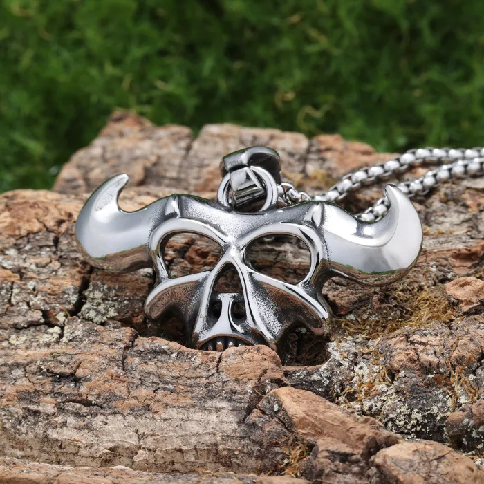 Vintage Bull Skull Pendant Necklace – Punk Rock Biker Style Stainless Steel Jewelry for Men