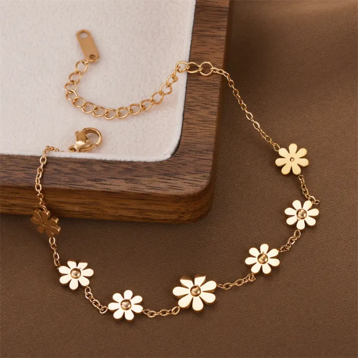 Minimalist Daisy Stainless Steel Bracelet – Korean Boho Chain Jewelry for Women | Tarnish-Free | Everyday Use | Wholesale