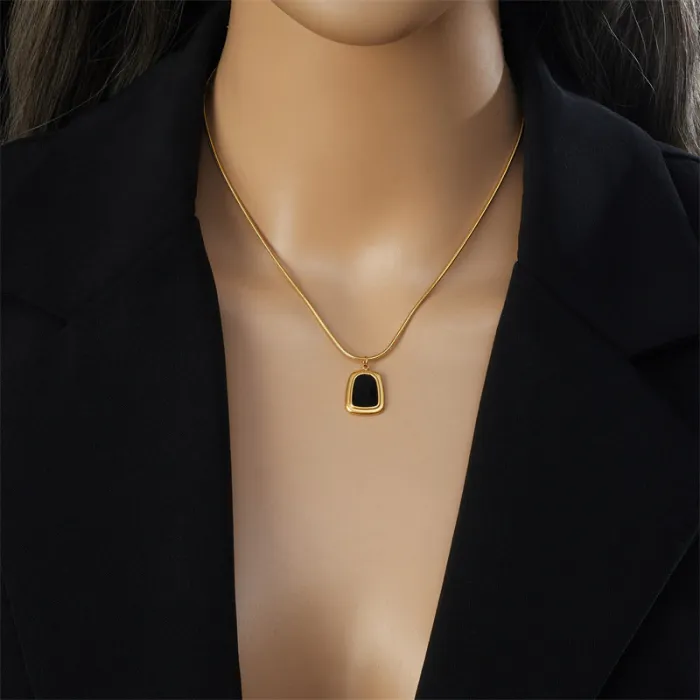 Geometric Trapezoid Pendant Jewelry Set – Gold-Plated Stainless Steel Chain Necklace & Earrings | Vintage Minimalist Style | Wholesale