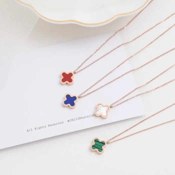 Clover Pendant Necklace for Women – Korean Style Shell Charm on Dainty Chain | Minimalist Fresh Look | Trendy Lock Collar Necklace | Wholesale