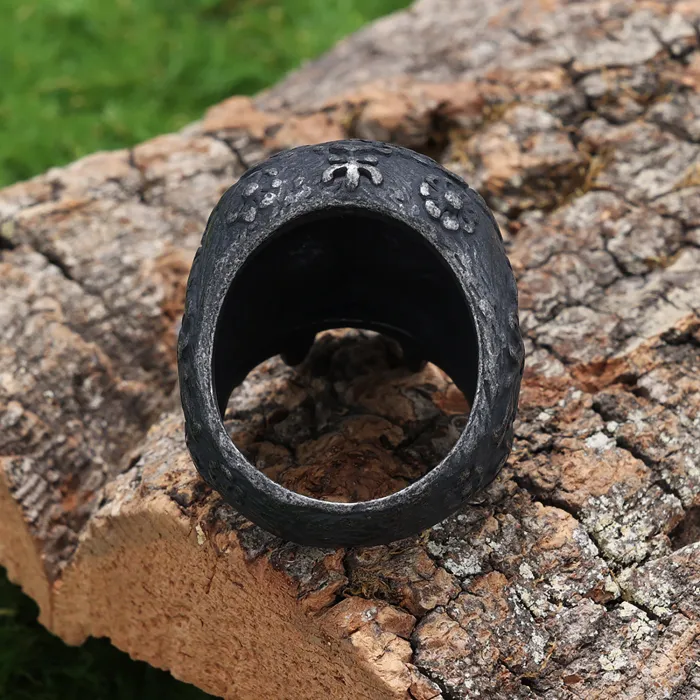 Vintage Skull Ring – Distressed Finish Stainless Steel Biker Ring for Men | Bold Gothic Punk Style | Streetwear Hip Hop Jewelry | Wholesale