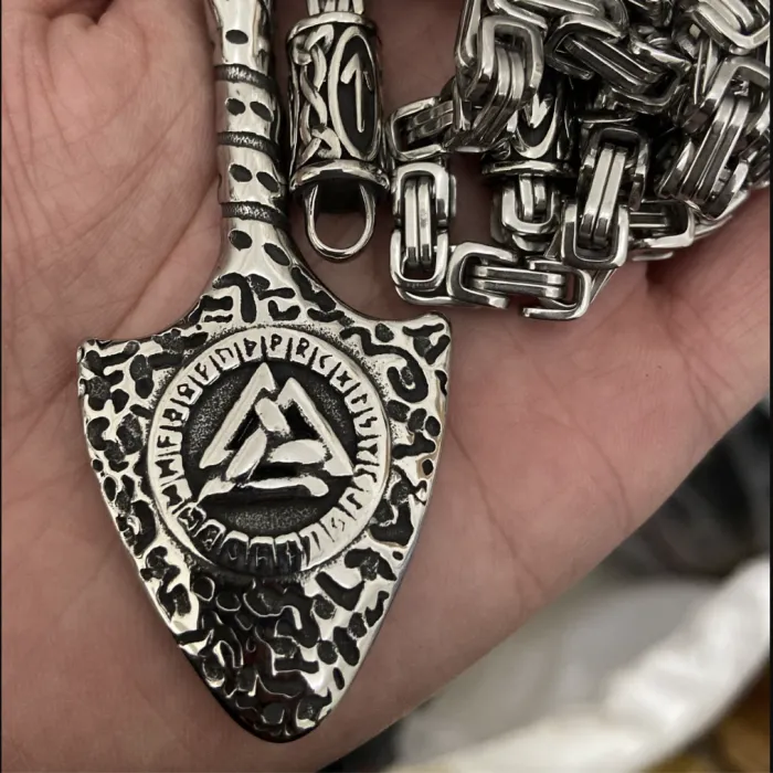 Hot-Selling Vintage Viking Rune Pendant – Stainless Steel Triangular Amulet Necklace for Men | Retro Norse Jewelry | Wholesale