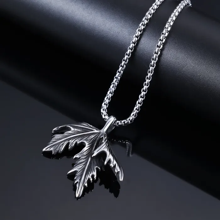 Punk Street Style Leaf Pendant Necklace – Stainless Steel Hip-Hop Jewelry for Men | No Fade Urban Fashion Accessory | Wholesale