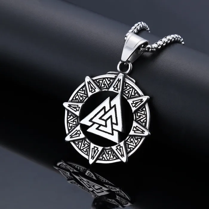 Viking Rune Warrior Medal Pendant – Stainless Steel Nordic Amulet Necklace | Fade-Resistant Retro Jewelry | Wholesale