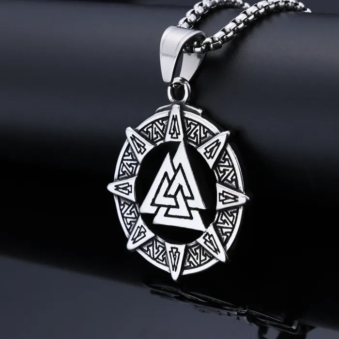 Viking Rune Warrior Medal Pendant – Stainless Steel Nordic Amulet Necklace | Fade-Resistant Retro Jewelry | Wholesale