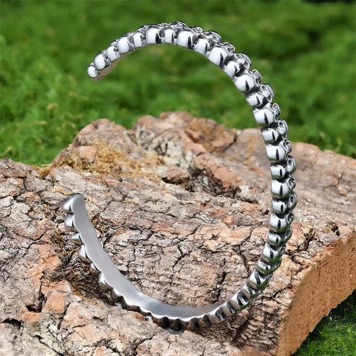 Punk Style Full-Skull Cuff Bracelet – Vintage Steel Color Open Bangle for Men | Gothic Beaded Design | Titanium Steel | Wholesale